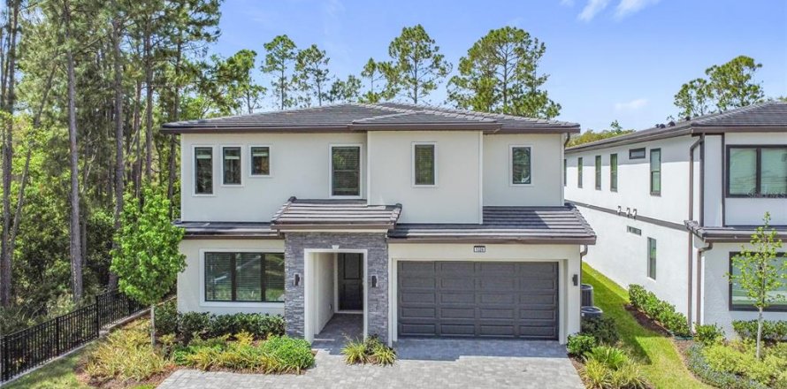House in Davenport, Florida 12 bedrooms, 467.39 sq.m. № 1734655