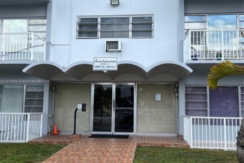 Condo in Miami, Florida, 2 bedrooms  № 1973328