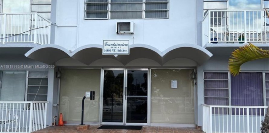 Condo in Miami, Florida, 2 bedrooms  № 1973328