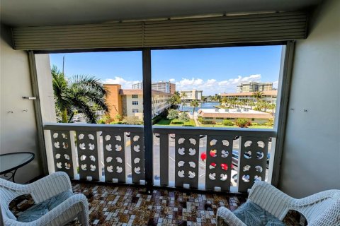 Copropriété à vendre à Hallandale Beach, Floride: 2 chambres, 91.79 m2 № 2153954 - photo 5