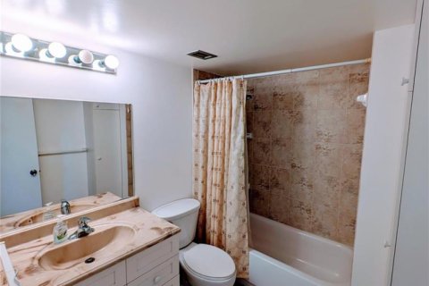 Copropriété à vendre à Hallandale Beach, Floride: 2 chambres, 91.79 m2 № 2153954 - photo 11