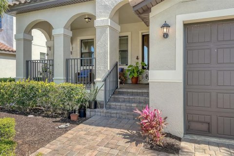House in Bradenton, Florida 5 bedrooms, 332.22 sq.m. № 1609304 - photo 3
