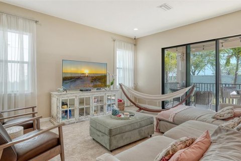 House in Bradenton, Florida 5 bedrooms, 332.22 sq.m. № 1609304 - photo 9