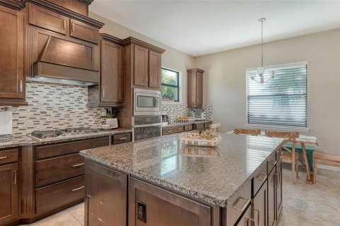 House in Bradenton, Florida 5 bedrooms, 332.22 sq.m. № 1609304 - photo 13