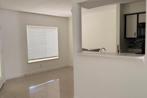 Condominio en alquiler en Boynton Beach, Florida, 2 dormitorios, 82.13 m2 № 2244604 - foto 2