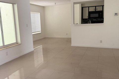 Condominio en alquiler en Boynton Beach, Florida, 2 dormitorios, 82.13 m2 № 2244604 - foto 4