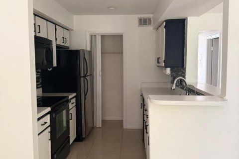 Condominio en alquiler en Boynton Beach, Florida, 2 dormitorios, 82.13 m2 № 2244604 - foto 9