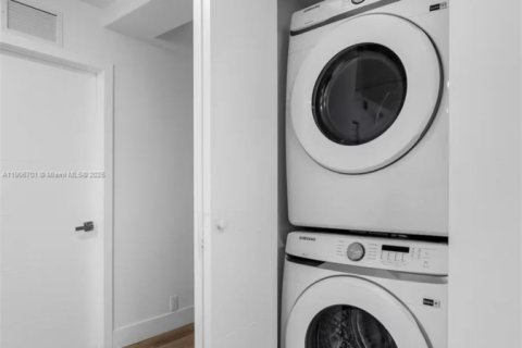 Снять в аренду кондоминиум в Майами, Флорида 2 спальни, № 1963233 - фото 18