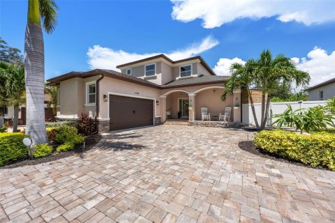 House in Saint Petersburg, Florida 3 bedrooms, 243.31 sq.m. № 1895061 - photo 3