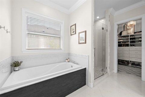 House in Saint Petersburg, Florida 3 bedrooms, 243.31 sq.m. № 1895061 - photo 16