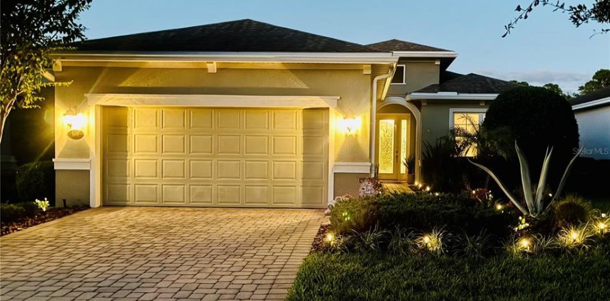 House in DeLand, Florida 3 bedrooms, 168.43 sq.m. № 2430464