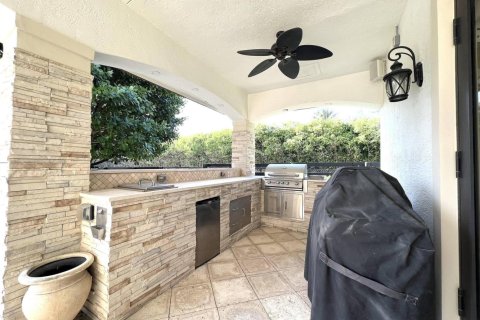 House in Wellington, Florida 4 bedrooms, 421.4 sq.m. № 2187318 - photo 9