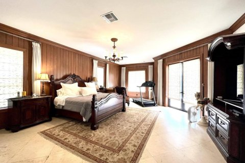 House in Wellington, Florida 4 bedrooms, 421.4 sq.m. № 2187318 - photo 10