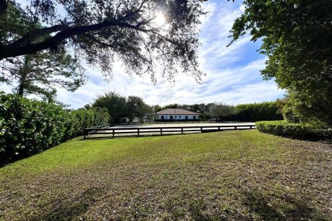 House in Wellington, Florida 4 bedrooms, 421.4 sq.m. № 2187318 - photo 18