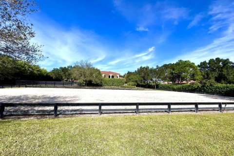 House in Wellington, Florida 4 bedrooms, 421.4 sq.m. № 2187318 - photo 5