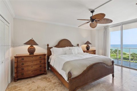 Condo in Surfside, Florida, 2 bedrooms  № 1864646 - photo 14