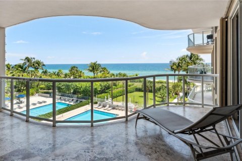 Condo in Surfside, Florida, 2 bedrooms  № 1864646 - photo 4
