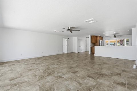 House in Saint Pete Beach, Florida 3 bedrooms, 181.44 sq.m. № 2221486 - photo 30