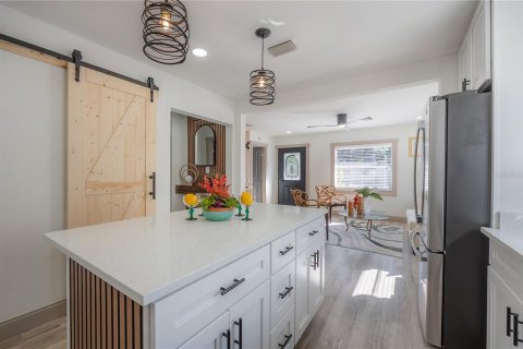 Villa ou maison à vendre à Tampa, Floride: 2 chambres, 102.19 m2 № 2420243 - photo 13