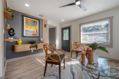 Villa ou maison à vendre à Tampa, Floride: 2 chambres, 102.19 m2 № 2420243 - photo 7