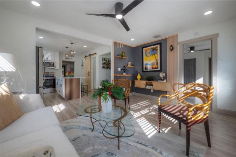 Villa ou maison à vendre à Tampa, Floride: 2 chambres, 102.19 m2 № 2420243 - photo 5