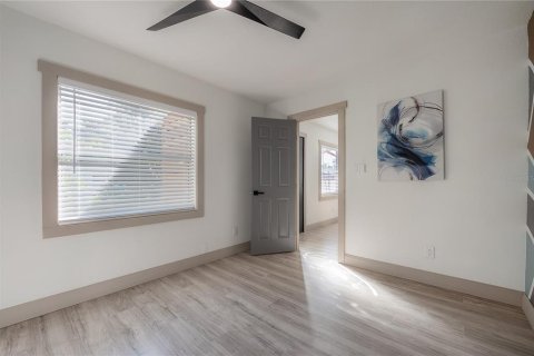 Villa ou maison à vendre à Tampa, Floride: 2 chambres, 102.19 m2 № 2420243 - photo 22