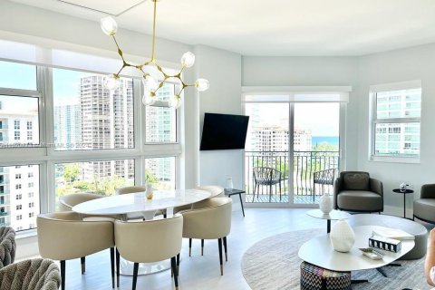 Снять в аренду кондоминиум в Авентура, Флорида 3 спальни, 148.64м2, № 1958615 - фото 1