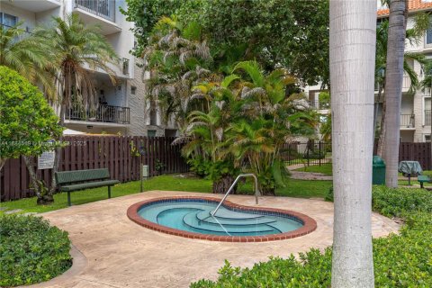 Copropriété à vendre à Pinecrest, Floride: 1 chambre, 74.51 m2 № 1930194 - photo 16