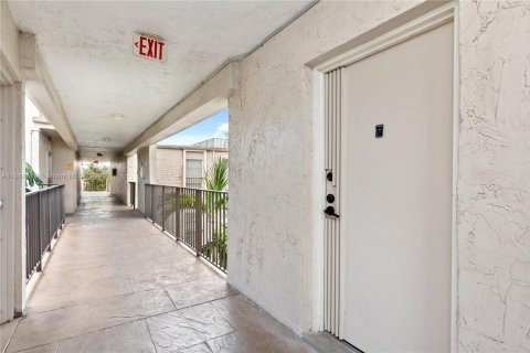 Copropriété à vendre à Pinecrest, Floride: 1 chambre, 74.51 m2 № 1930194 - photo 14