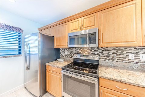 Condo in Venice, Florida, 2 bedrooms  № 2148182 - photo 9