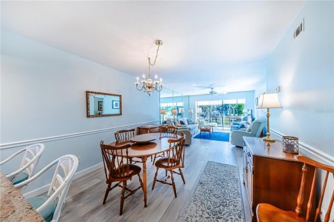 Condo in Venice, Florida, 2 bedrooms  № 2148182 - photo 8
