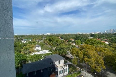 Condo in Miami, Florida, 2 bedrooms  № 1889148 - photo 8