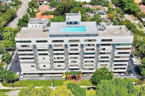 Condo in Miami, Florida, 2 bedrooms  № 1889148 - photo 3
