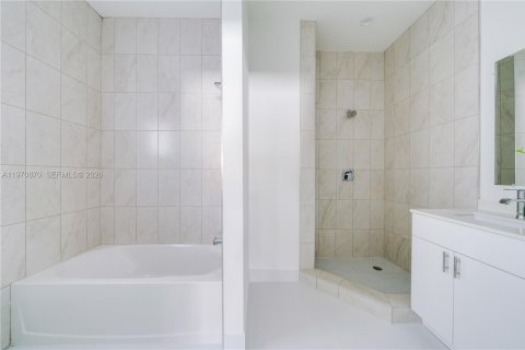 Villa ou maison à vendre à Miami, Floride: 5 chambres, 181.62 m2 № 2031475 - photo 14