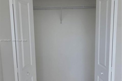 Condominio en alquiler en Orlando, Florida, 2 dormitorios, 95.04 m2 № 2055424 - foto 17