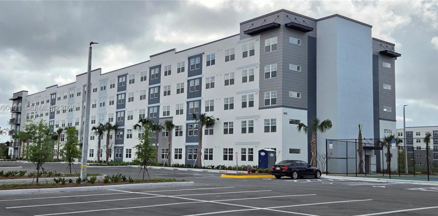 Condominio en Orlando, Florida, 2 dormitorios № 2055424