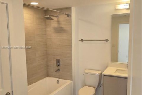 Condominio en alquiler en Orlando, Florida, 2 dormitorios, 95.04 m2 № 2055424 - foto 16