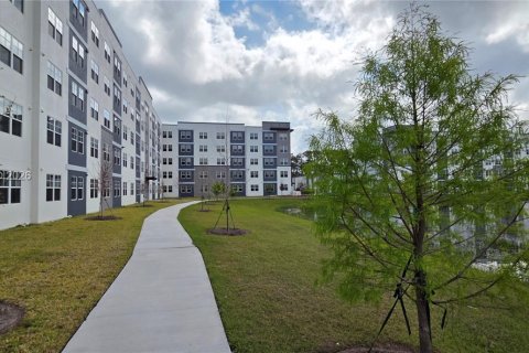 Condominio en alquiler en Orlando, Florida, 2 dormitorios, 95.04 m2 № 2055424 - foto 26