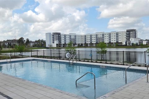 Condominio en alquiler en Orlando, Florida, 2 dormitorios, 95.04 m2 № 2055424 - foto 20