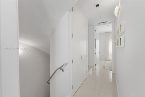 Copropriété à vendre à Miami Beach, Floride: 2 chambres, 104.61 m2 № 2430027 - photo 6