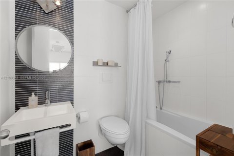Copropriété à vendre à Miami Beach, Floride: 2 chambres, 104.61 m2 № 2430027 - photo 10