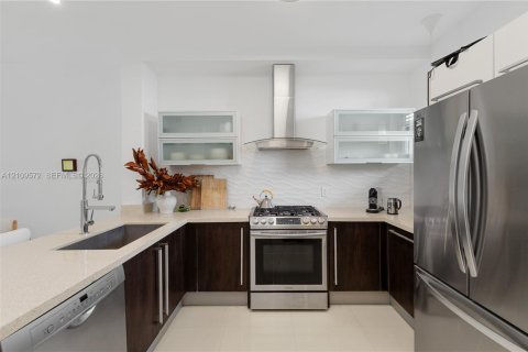 Copropriété à vendre à Miami Beach, Floride: 2 chambres, 104.61 m2 № 2430027 - photo 3