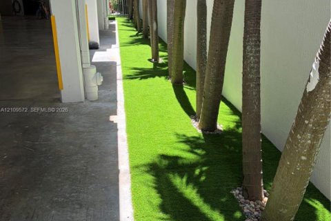 Copropriété à vendre à Miami Beach, Floride: 2 chambres, 104.61 m2 № 2430027 - photo 18