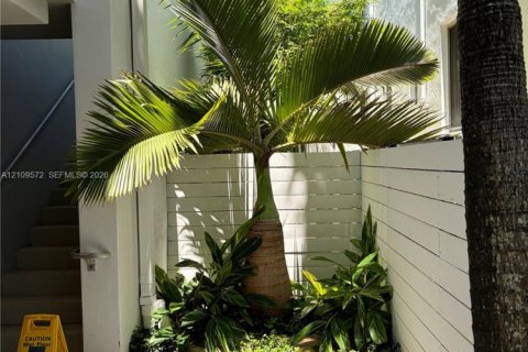Copropriété à vendre à Miami Beach, Floride: 2 chambres, 104.61 m2 № 2430027 - photo 17