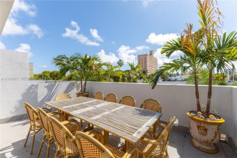 Copropriété à vendre à Miami Beach, Floride: 2 chambres, 104.61 m2 № 2430027 - photo 21