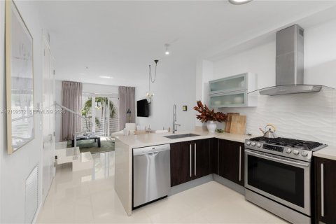 Copropriété à vendre à Miami Beach, Floride: 2 chambres, 104.61 m2 № 2430027 - photo 24