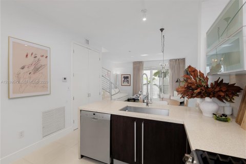 Copropriété à vendre à Miami Beach, Floride: 2 chambres, 104.61 m2 № 2430027 - photo 30