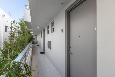 Copropriété à vendre à Miami Beach, Floride: 2 chambres, 104.61 m2 № 2430027 - photo 19