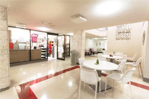 Copropriété à louer à Hallandale Beach, Floride: 1 chambre, 80.82 m2 № 1962923 - photo 28