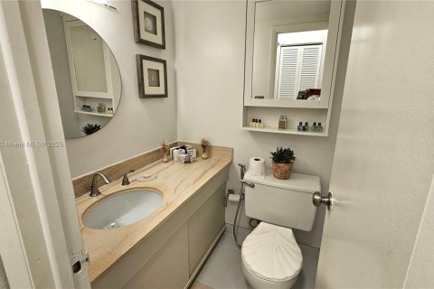 Copropriété à louer à Hallandale Beach, Floride: 1 chambre, 80.82 m2 № 1962923 - photo 7